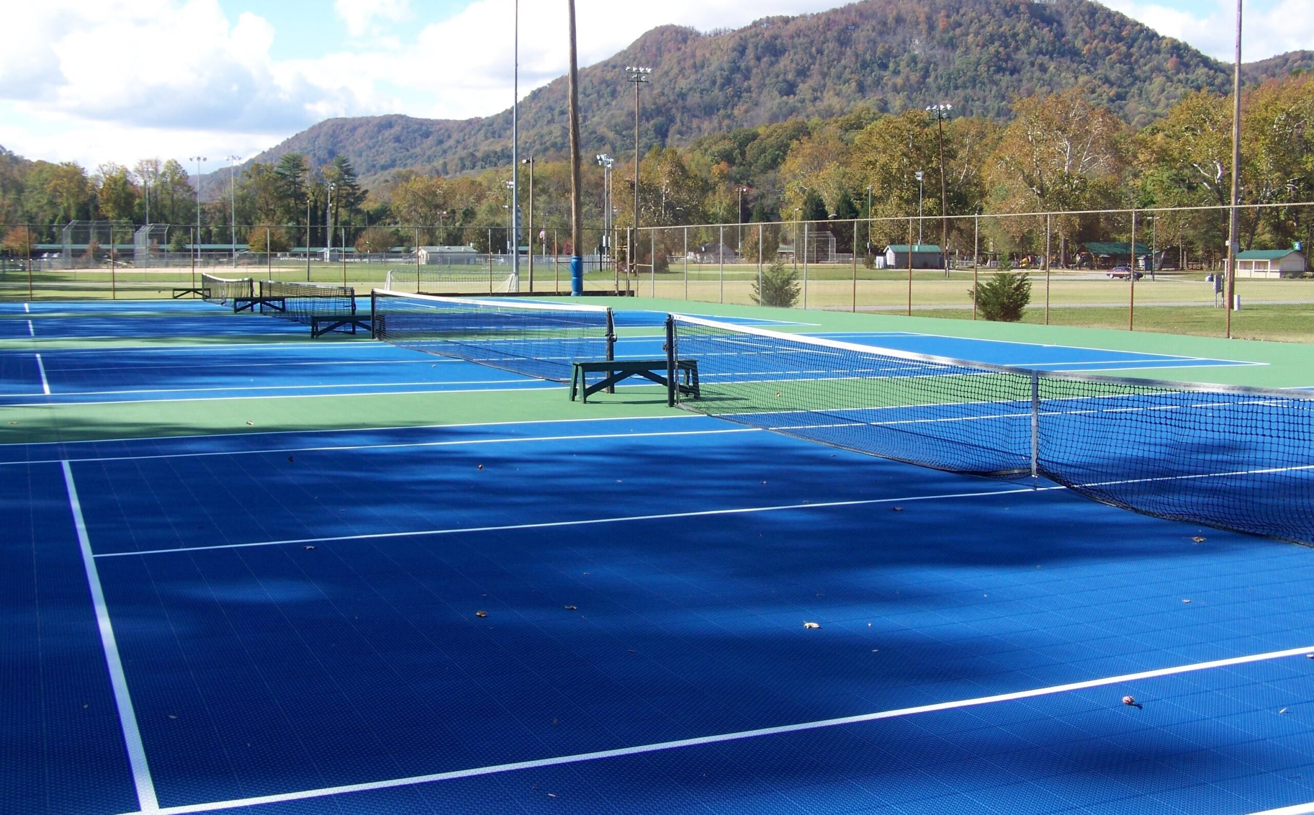 The Many Benefits of Resurfacing Tennis Courts