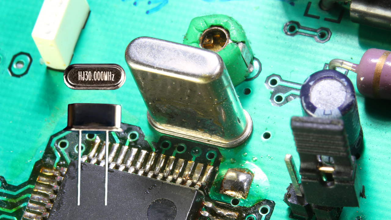 Superior Aging Rate: Quartz Oscillators for Longevity